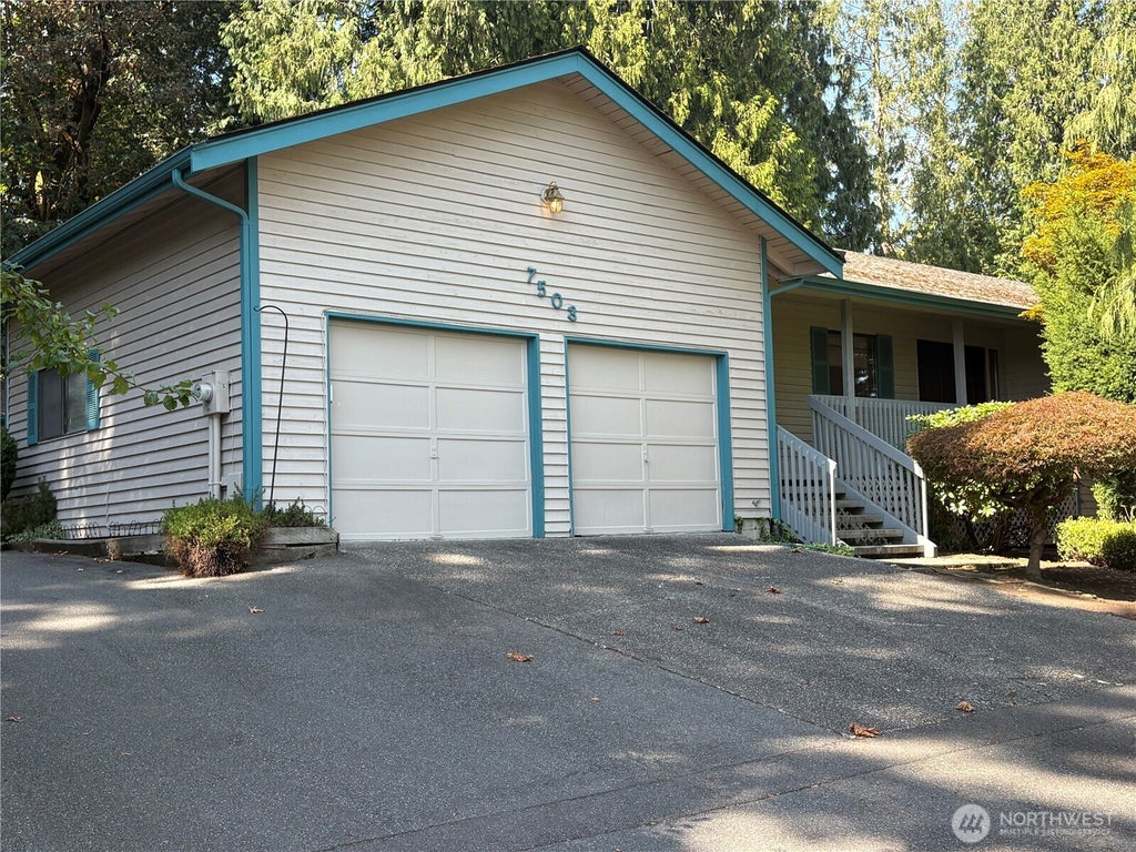 Photo of 7503 152nd Avenue NE, Redmond, WA 98052 (MLS # 2576944)