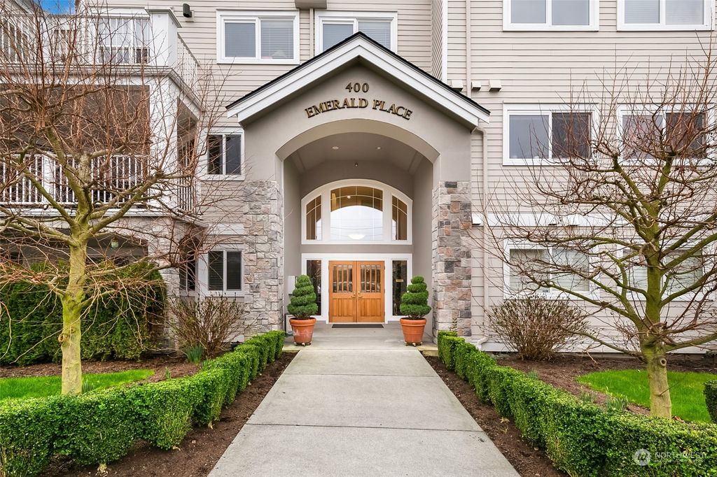 Photo of 400 Walnut Street #103, Edmonds, WA 98020 (MLS # 2202586)