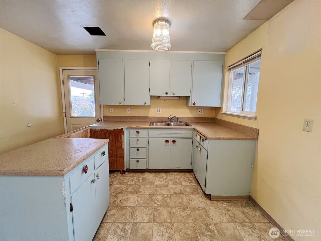 Photo of 728 Sunrise Drive, Omak, WA 98841 (MLS # 2477888)