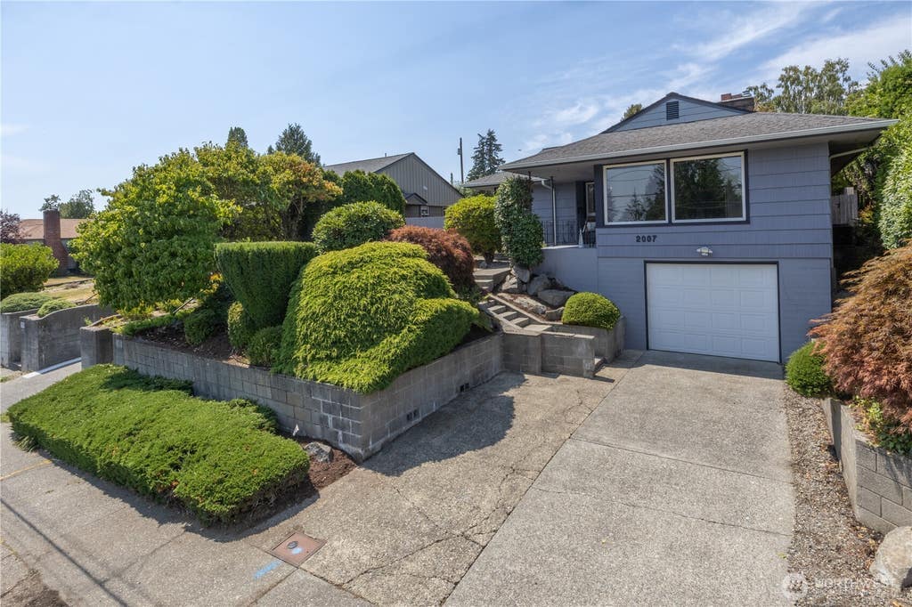 Photo of 2007 Trenton Avenue, Bremerton, WA 98310 (MLS # 2550209)
