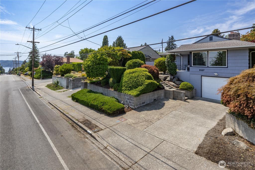 Photo of 2007 Trenton Avenue, Bremerton, WA 98310 (MLS # 2550209)
