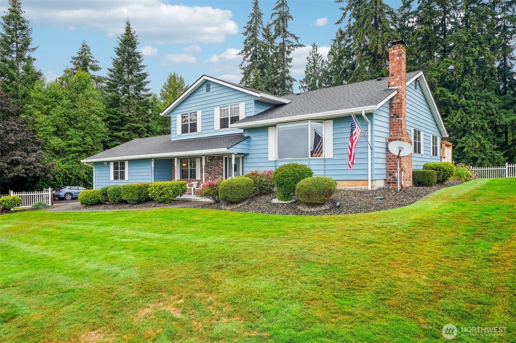 Photo of 2032 W Dove Avenue, La Center, WA 98629 (MLS # 2509836)