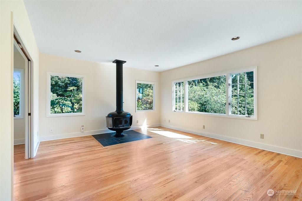 Photo of 5555 55th Avenue S, Seattle, WA 98118 (MLS # 2151442)