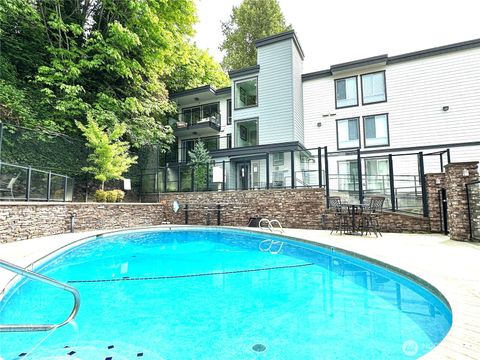 Photo of 3212 SE 81st Pl #C203, Mercer Island, WA 98040 (MLS # 2495739)
