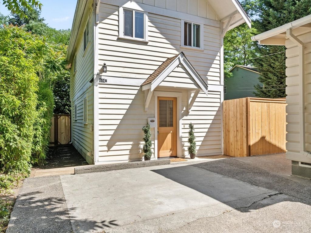 Photo of 814 NE 92nd Street #B, Seattle, WA 98115 (MLS # 2269702)