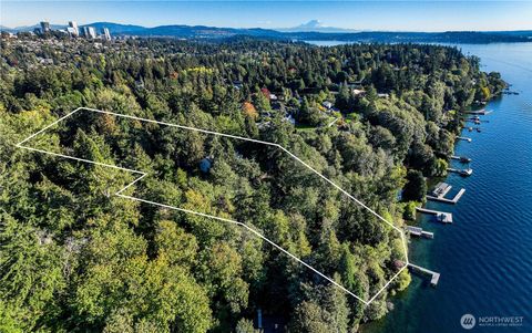 Photo of 2425 Evergreen Point Road, Medina, WA 98039 (MLS # 2398359)