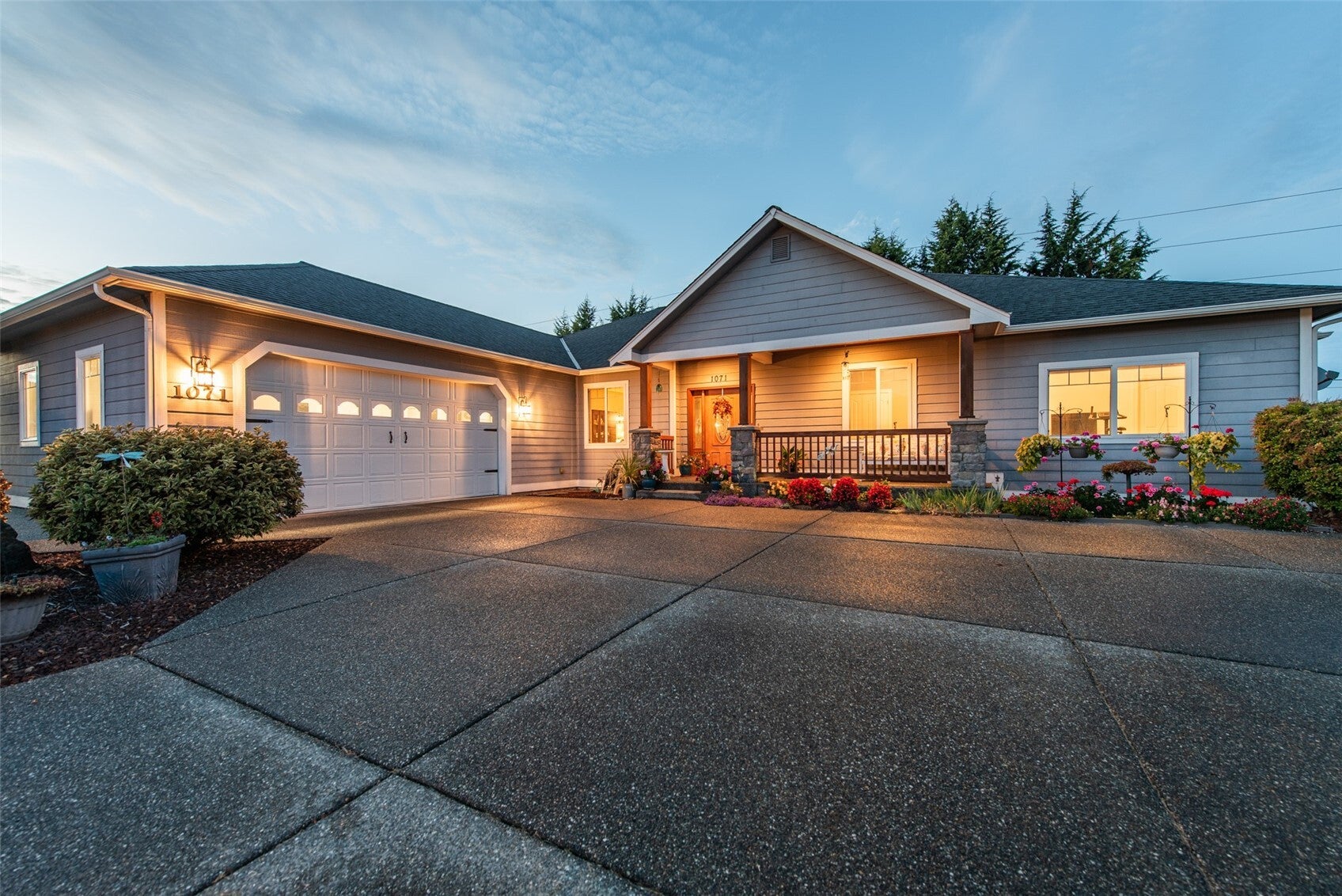 1071 N Lindsay Lane