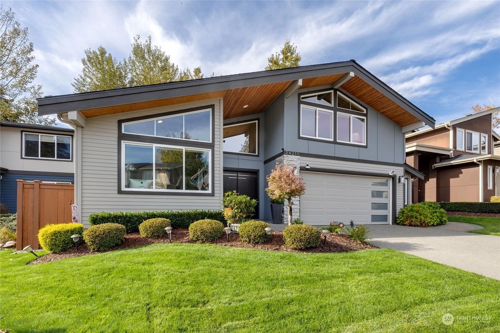 Photo of 24211 93rd Court S, Kent, WA 98030 (MLS # 2306744)