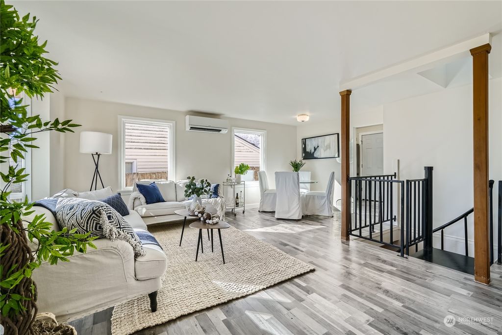 Photo of 7919 32nd Avenue SW, Seattle, WA 98126 (MLS # 2210963)