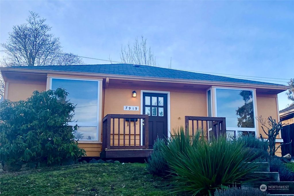 Photo of 7919 32nd Avenue SW, Seattle, WA 98126 (MLS # 2210963)