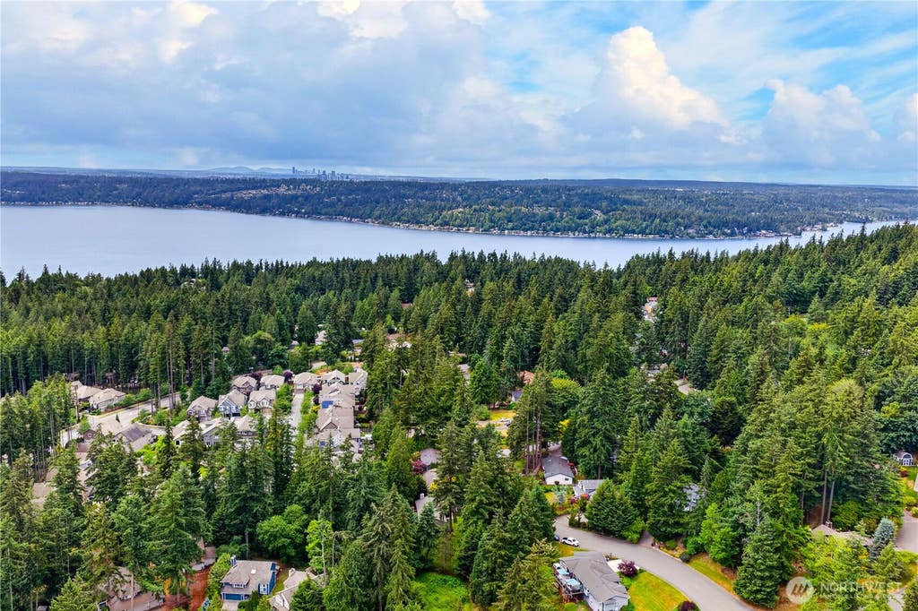 Photo of 21313 NE 10th Place, Sammamish, WA 98074 (MLS # 2537270)