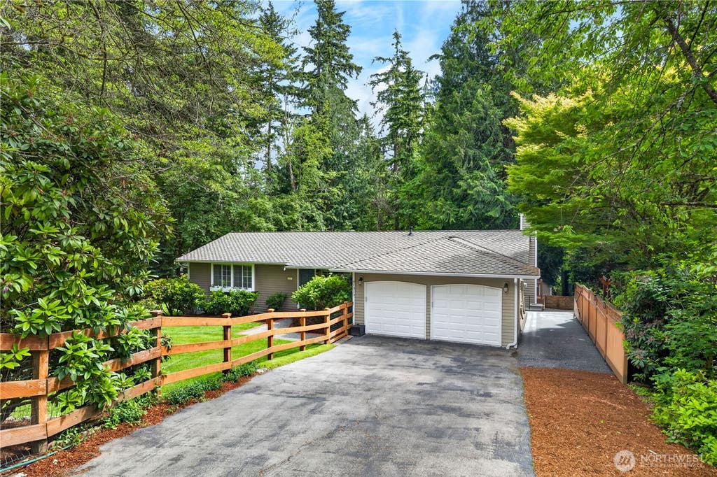 Photo of 21313 NE 10th Place, Sammamish, WA 98074 (MLS # 2537270)