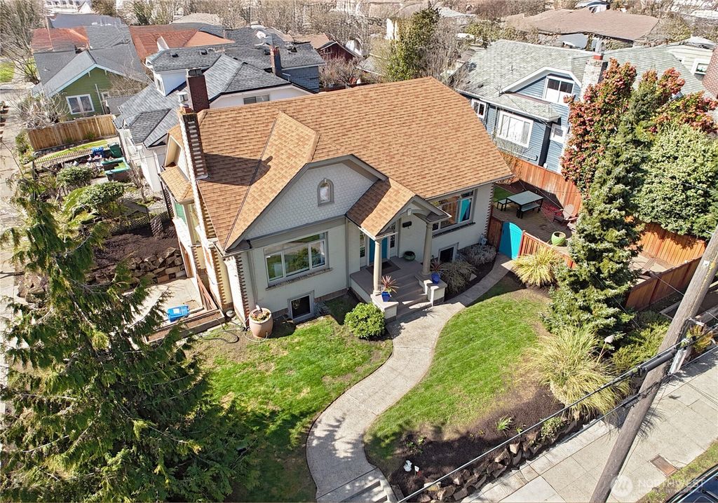 Photo of 4303 Wallingford Avenue N, Seattle, WA 98103 (MLS # 2342354)