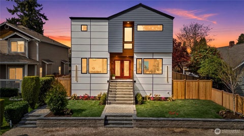 Photo of 9535 Dayton Avenue N, Seattle, WA 98103 (MLS # 2577023)