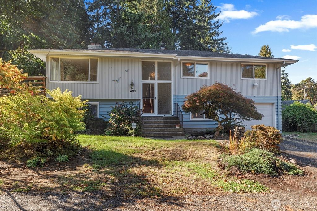 Photo of 1027 S 112th Street, Seattle, WA 98168 (MLS # 2440843)