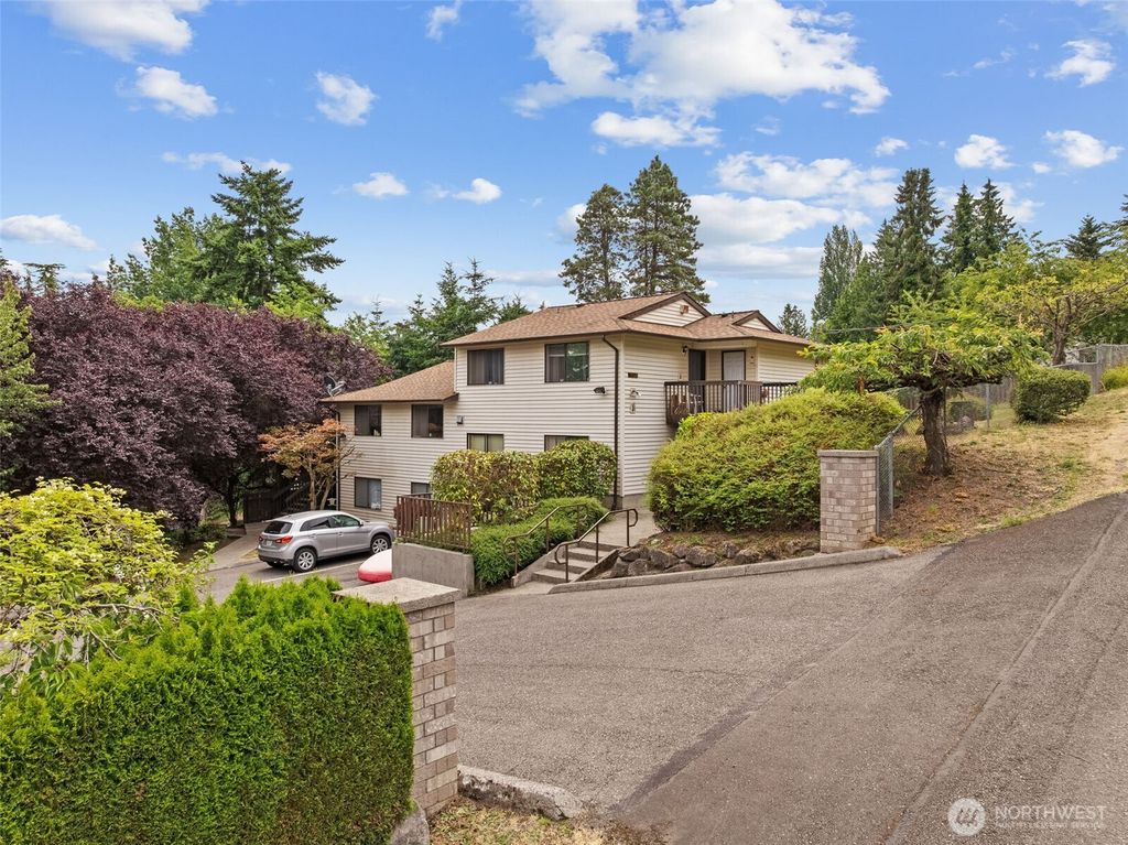 Photo of 13004 33rd Avenue S, Tukwila, WA 98168 (MLS # 2400712)