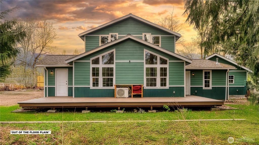 Photo of 1218 Croft Avenue, Gold Bar, WA 98251 (MLS # 2488992)