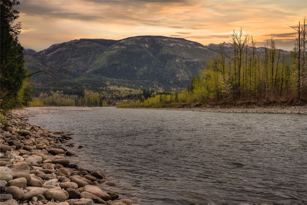 Photo of 1218 Croft Avenue, Gold Bar, WA 98251 (MLS # 2488992)