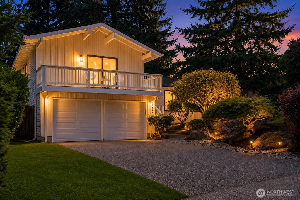 Photo of 15724 SE 46th Way, Bellevue, WA 98006 (MLS # 2562280)