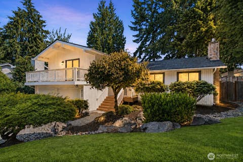 Photo of 15724 SE 46th Way, Bellevue, WA 98006 (MLS # 2562280)