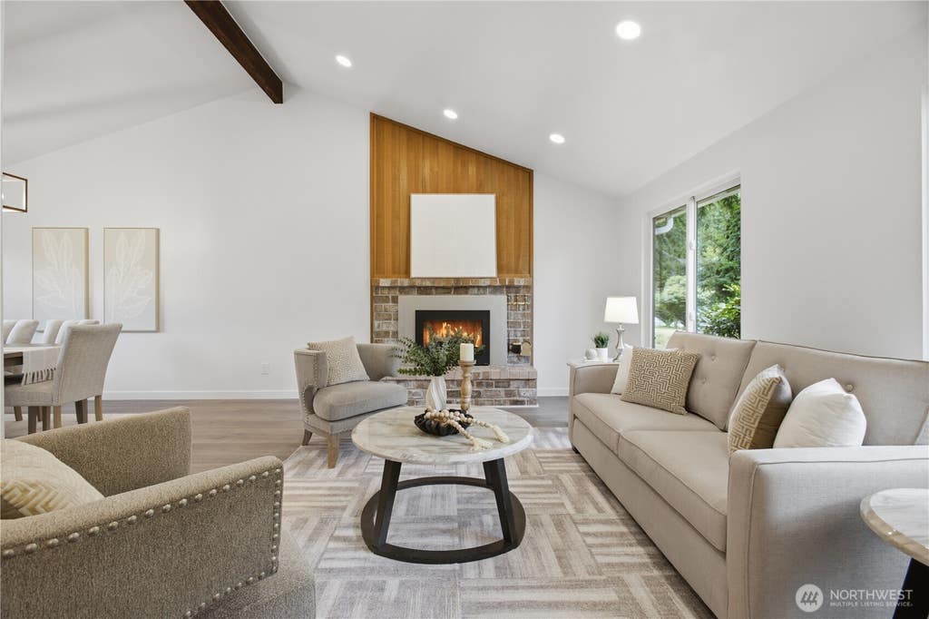 Photo of 15724 SE 46th Way, Bellevue, WA 98006 (MLS # 2562280)