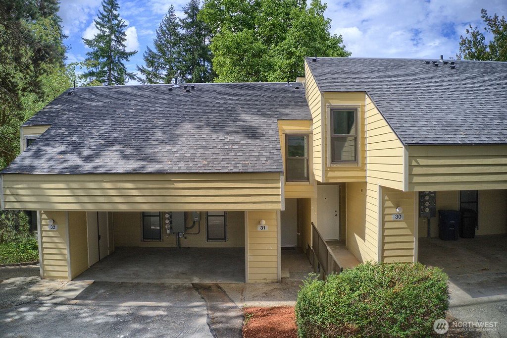 Photo of 6439 139th Avenue NE #31, Redmond, WA 98052 (MLS # 2423233)
