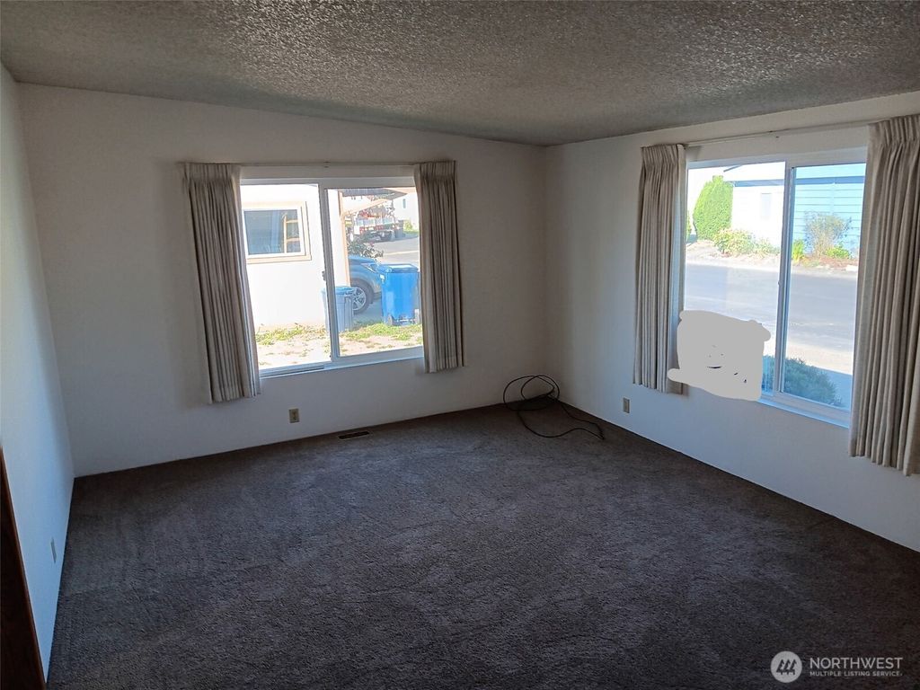 Photo of 707 37th Street SE #17, Auburn, WA 98002 (MLS # 2421245)