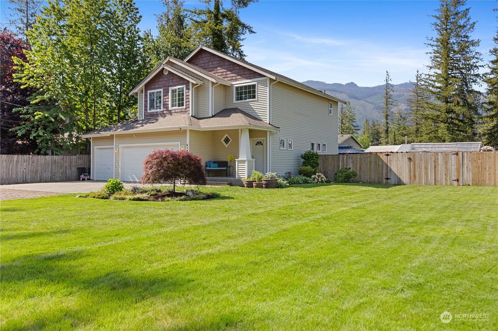 Photo of 614 Linda Avenue, Gold Bar, WA 98251 (MLS # 2073394)