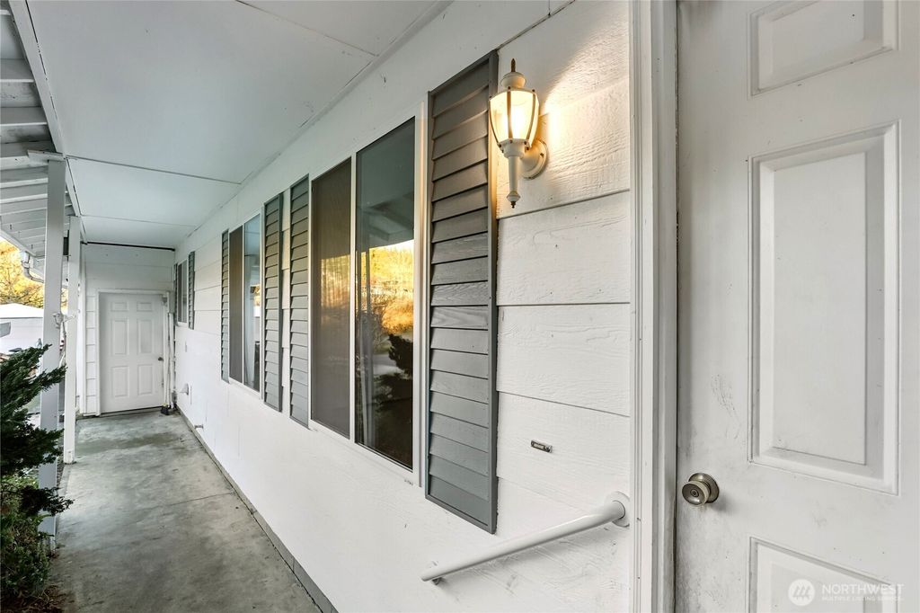 Photo of 13082 Olalla Valley Road SE, Olalla, WA 98359 (MLS # 2477345)