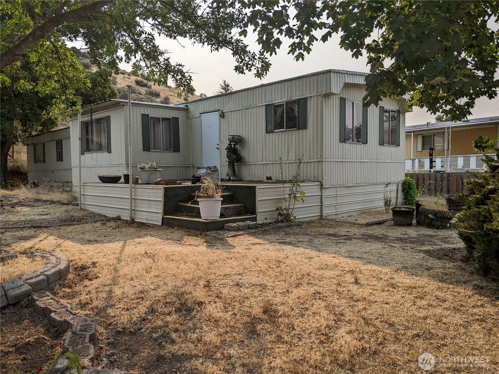 Photo of 4422 Cindi Lane NE #17, Moses Lake, WA 98837 (MLS # 2575477)
