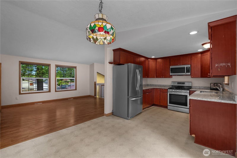 11 E Alder Place W