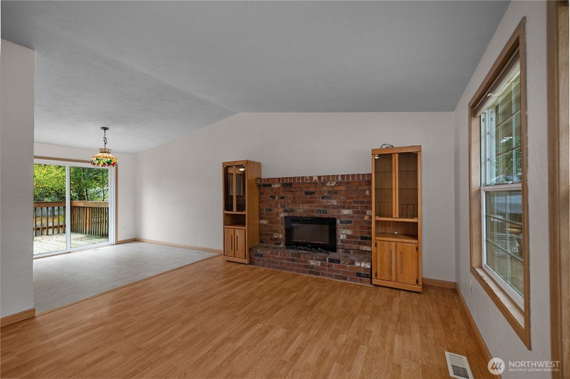 11 E Alder Place W