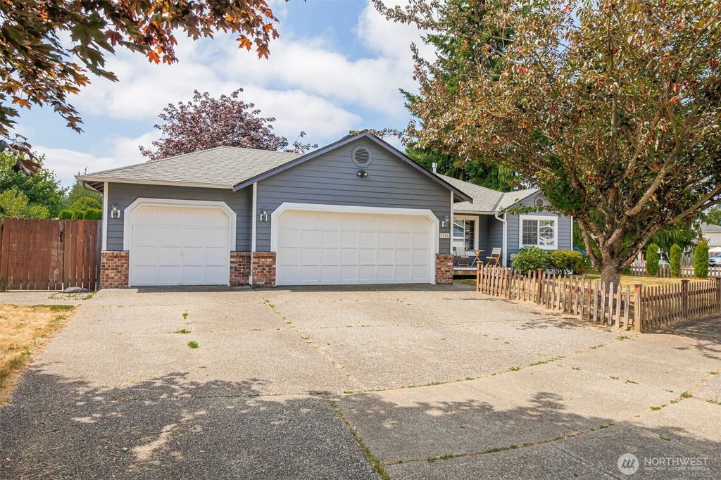 Photo of 5806 139th Place NE, Marysville, WA 98271 (MLS # 2411539)