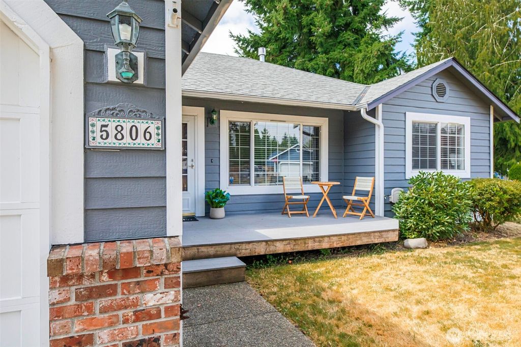 Photo of 5806 139th Place NE, Marysville, WA 98271 (MLS # 2411539)