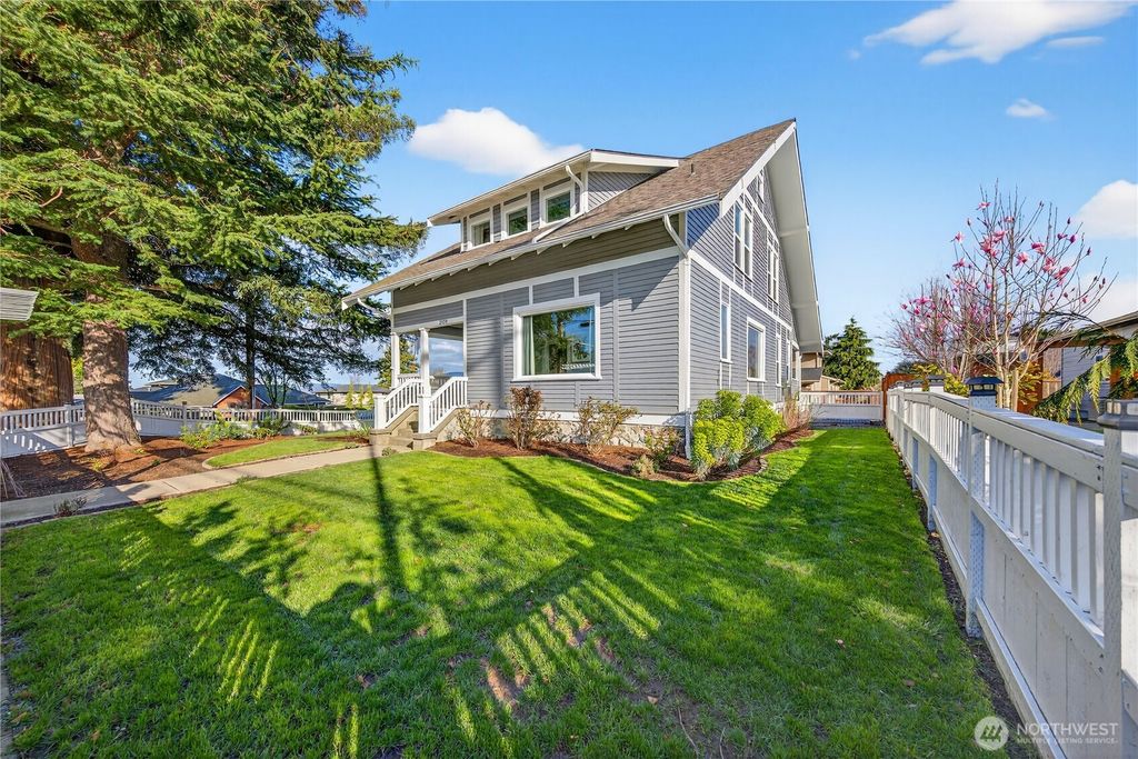 Photo of 2120 12th Street, Anacortes, WA 98221 (MLS # 2495776)