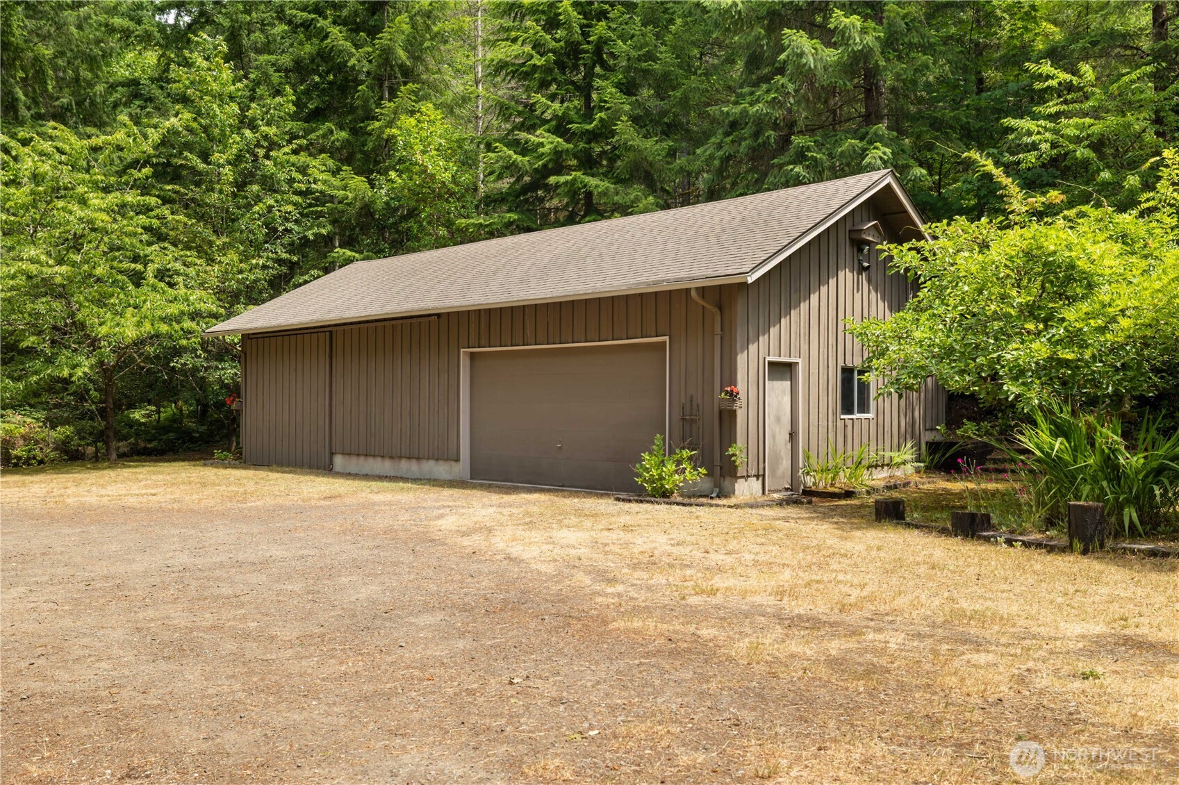 8677 Glenwood Road SW
