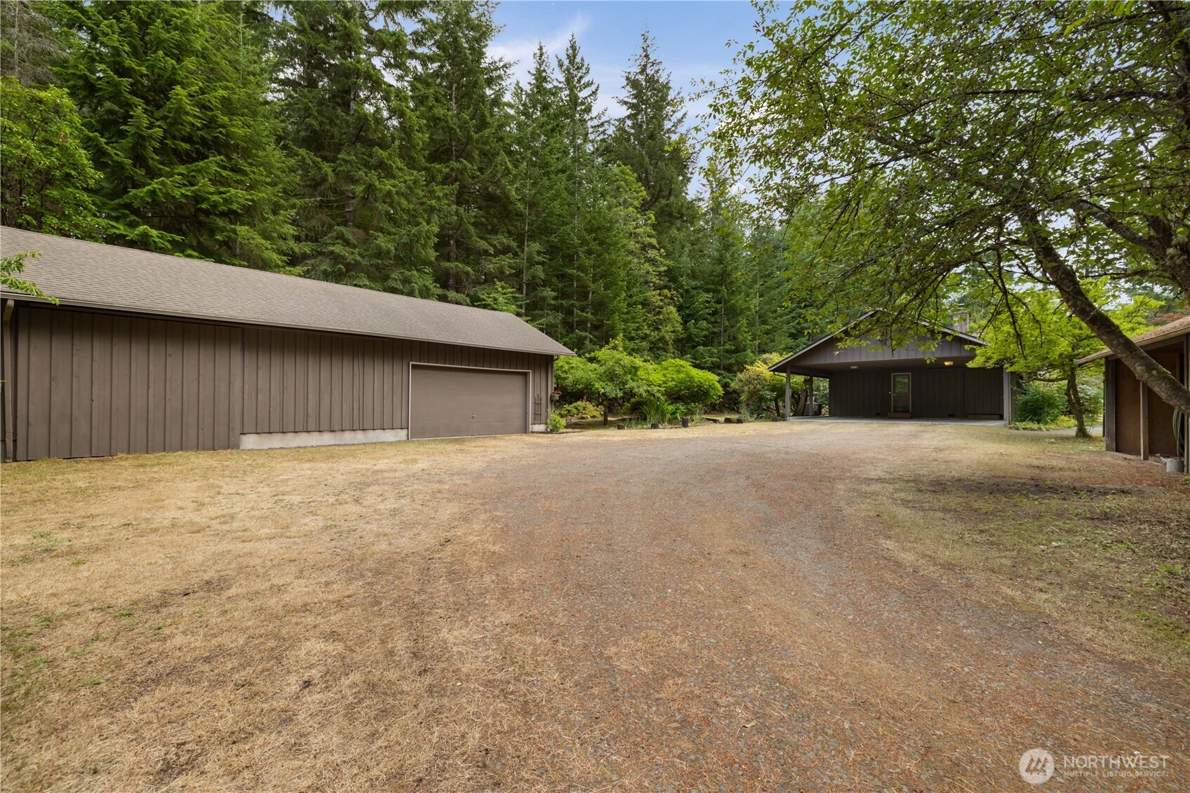 8677 Glenwood Road SW