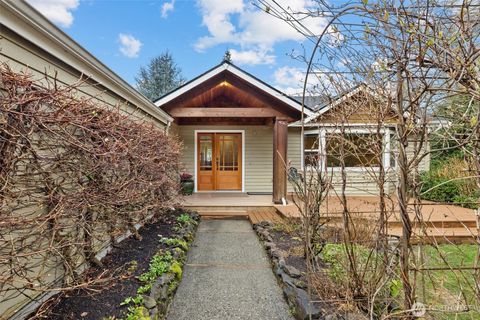 Photo of 403 Slater Street S, Kirkland, WA 98033 (MLS # 2482131)