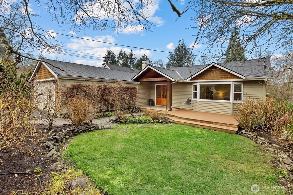 Photo of 403 Slater Street S, Kirkland, WA 98033 (MLS # 2482131)