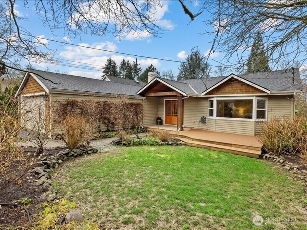 Photo of 403 Slater Street S, Kirkland, WA 98033 (MLS # 2482131)