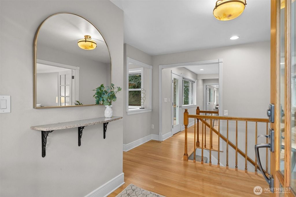 Photo of 403 Slater Street S, Kirkland, WA 98033 (MLS # 2482131)