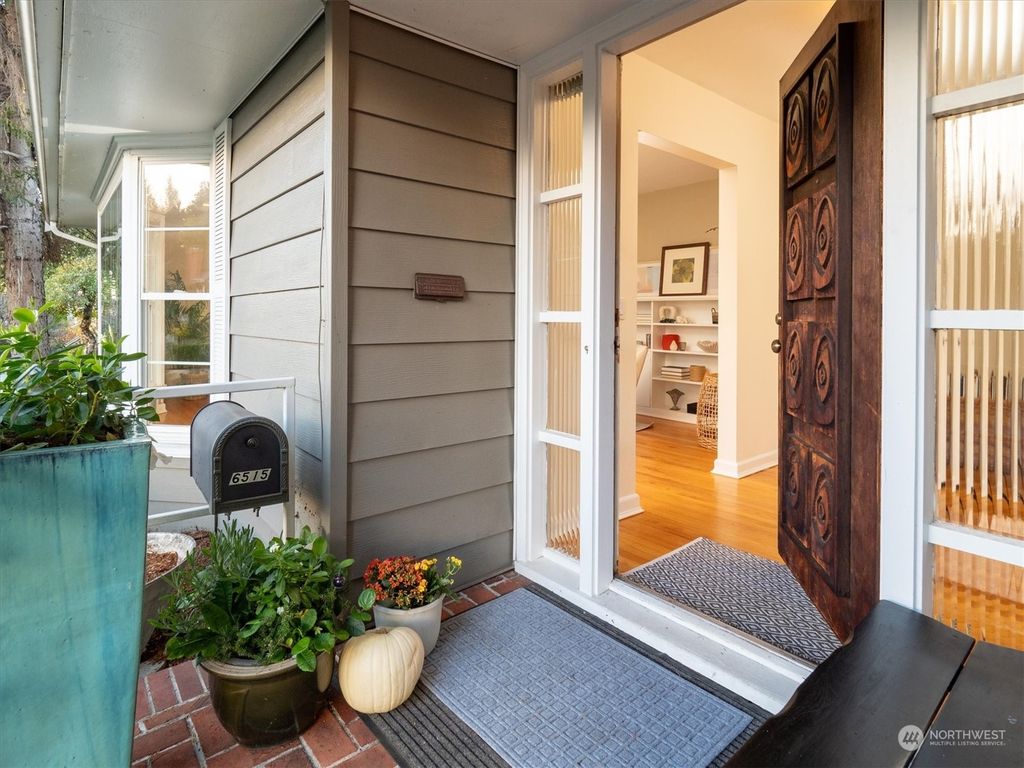 Photo of 6515 28th Avenue NW, Seattle, WA 98117 (MLS # 2304727)