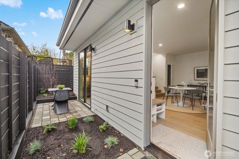 713 N 70th Street Seattle WA 98103