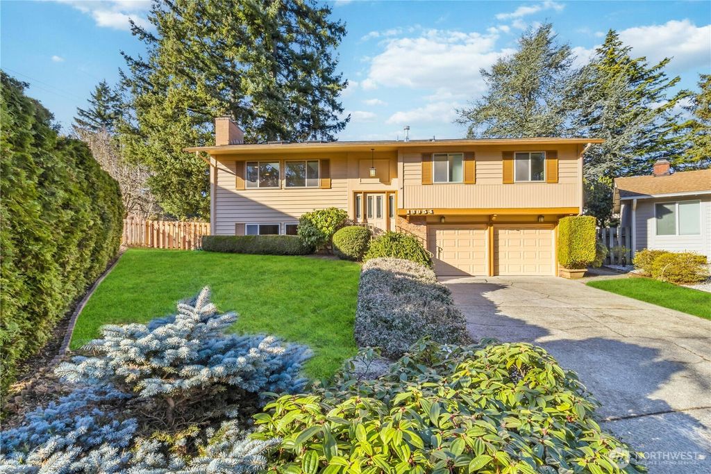 Photo of 13054 SE 161st Street, Renton, WA 98058 (MLS # 2476224)