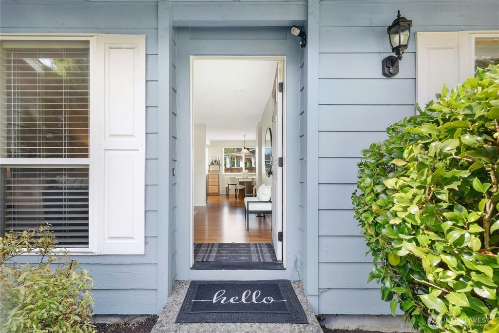 Photo of 14241 112th Avenue NE, Kirkland, WA 98034 (MLS # 2420632)