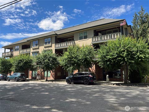 Photo of 110 Cedar Avenue #203, Snohomish, WA 98290 (MLS # 2561528)