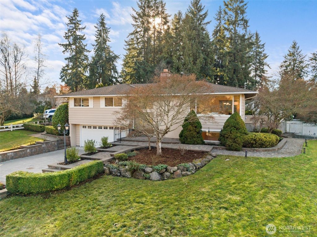 Photo of 14423 75th Avenue NE, Kirkland, WA 98034 (MLS # 2475610)