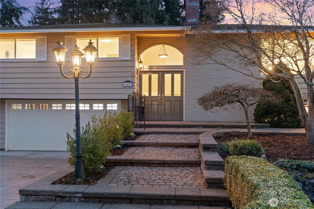 Photo of 14423 75th Avenue NE, Kirkland, WA 98034 (MLS # 2475610)