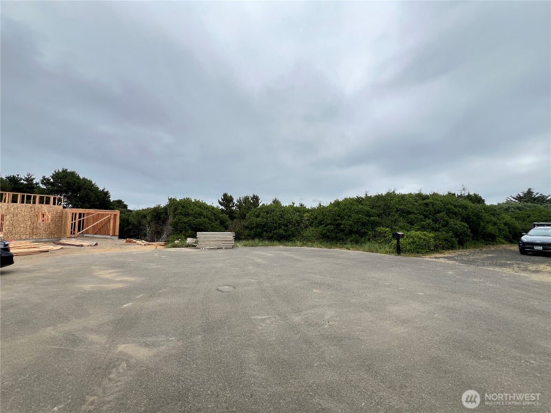 719 Reporter Ct SW