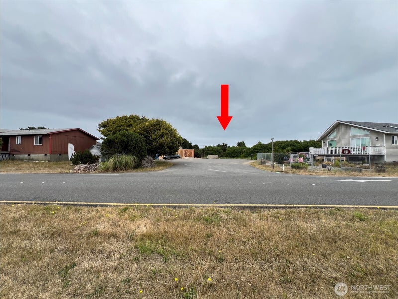 719 Reporter Ct SW